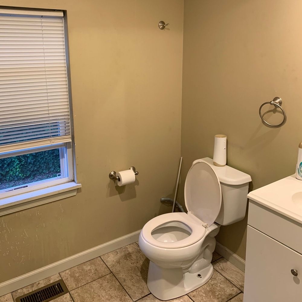 Bright, freshly cleaned bathroom